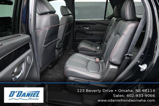 Used 2025 Honda Pilot TrailSport image 36