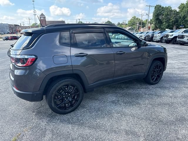 Used 2023 Jeep Compass Latitude w/ Sun and Sound Group AWD/4WD image 6