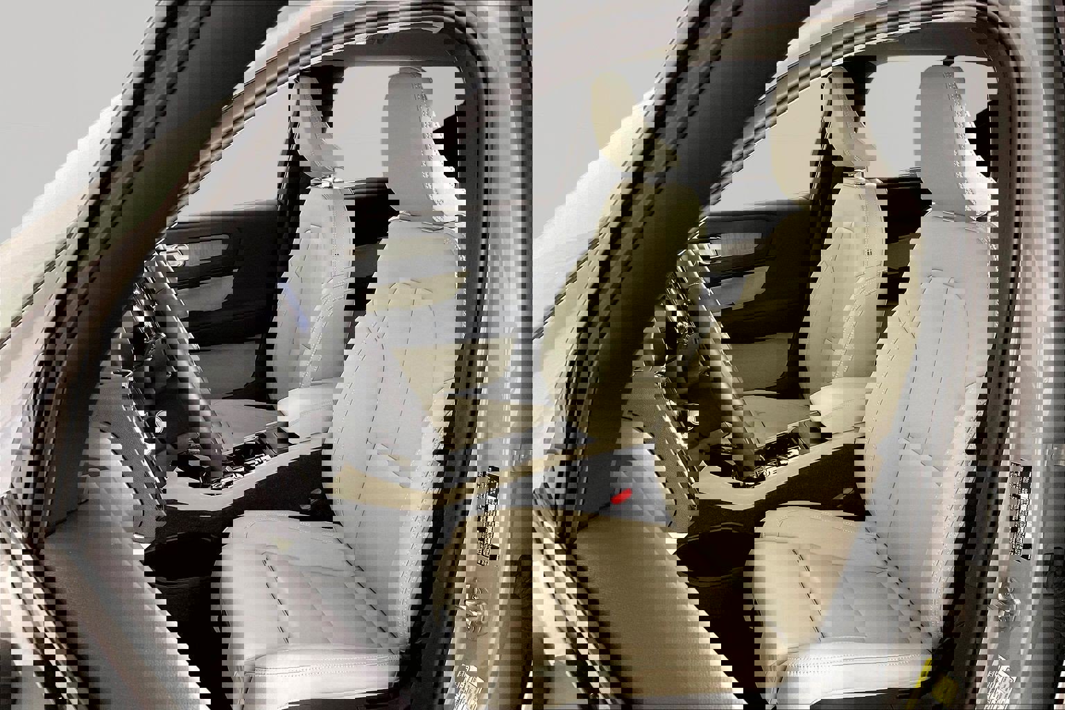 Used 2025 Volvo XC40 B5 Plus w/ Protection Package Premier AWD/4WD image 25