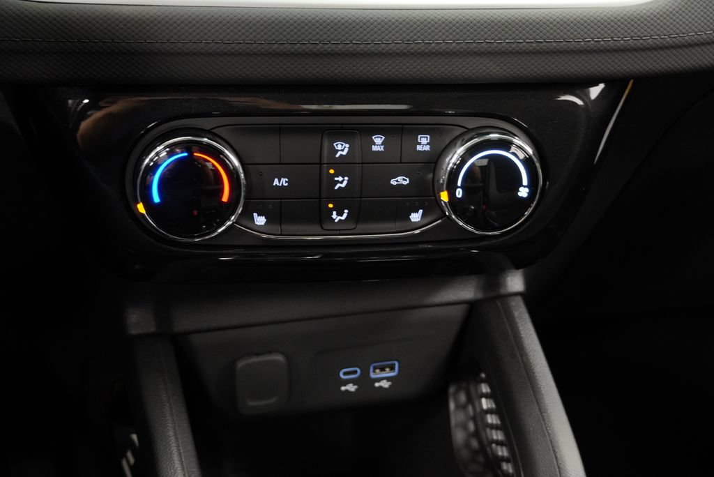 New 2026 Chevrolet TrailBlazer LT w/ LT Cold Weather Package FWD image 18
