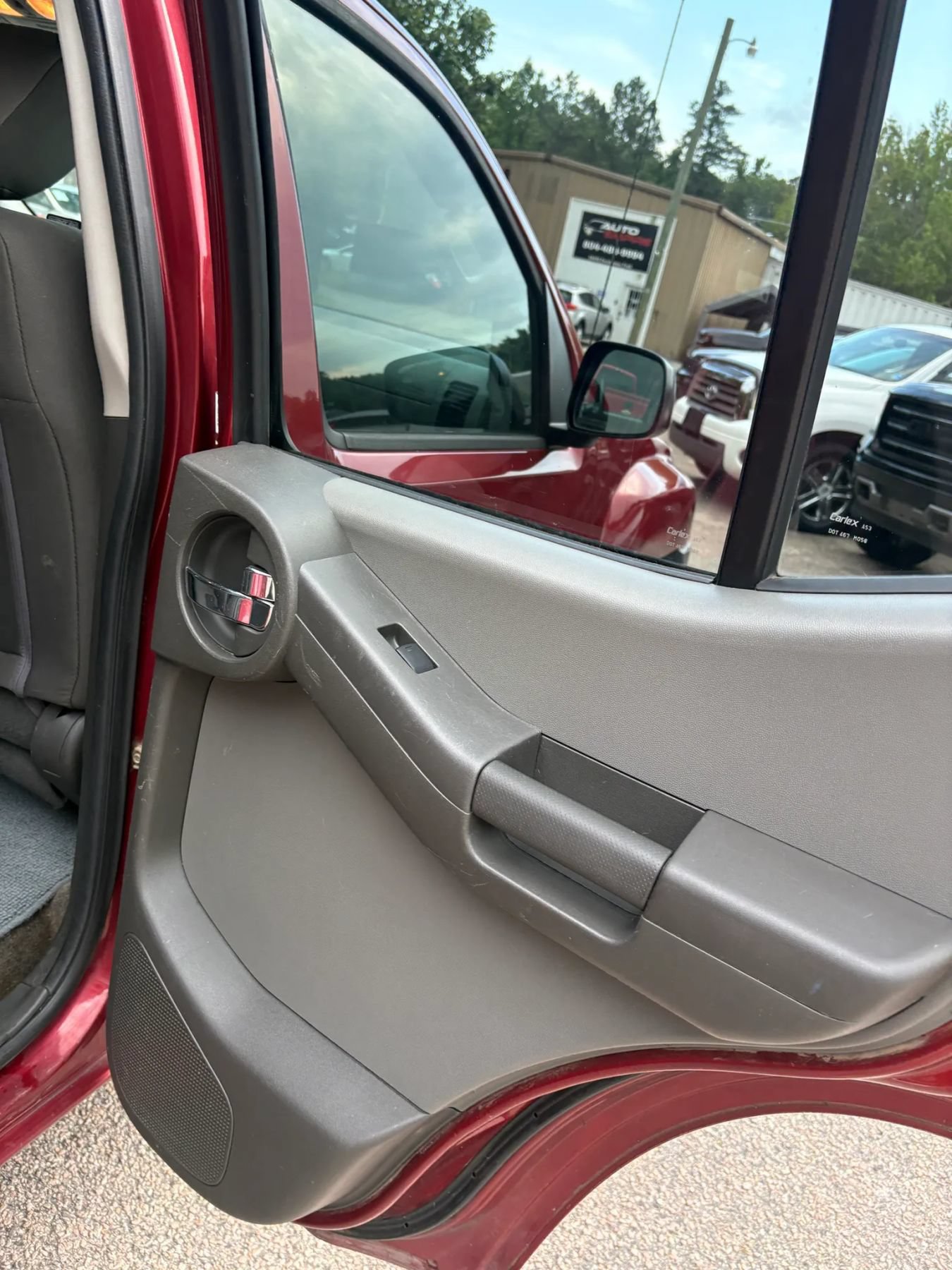Used 2014 Nissan Xterra S AWD/4WD image 25