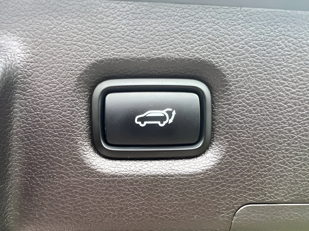 Used 2020 Hyundai Santa Fe Limited AWD/4WD image 11