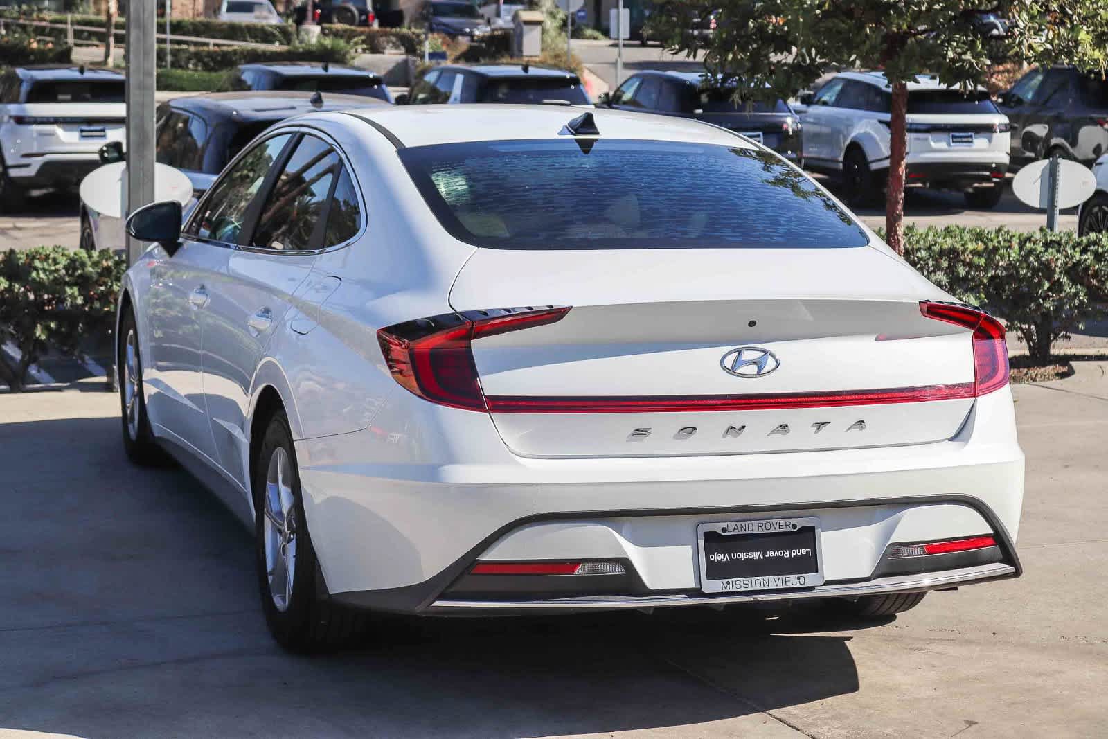 Used 2021 Hyundai Sonata SE w/ Preferred Accessory Package FWD image 4