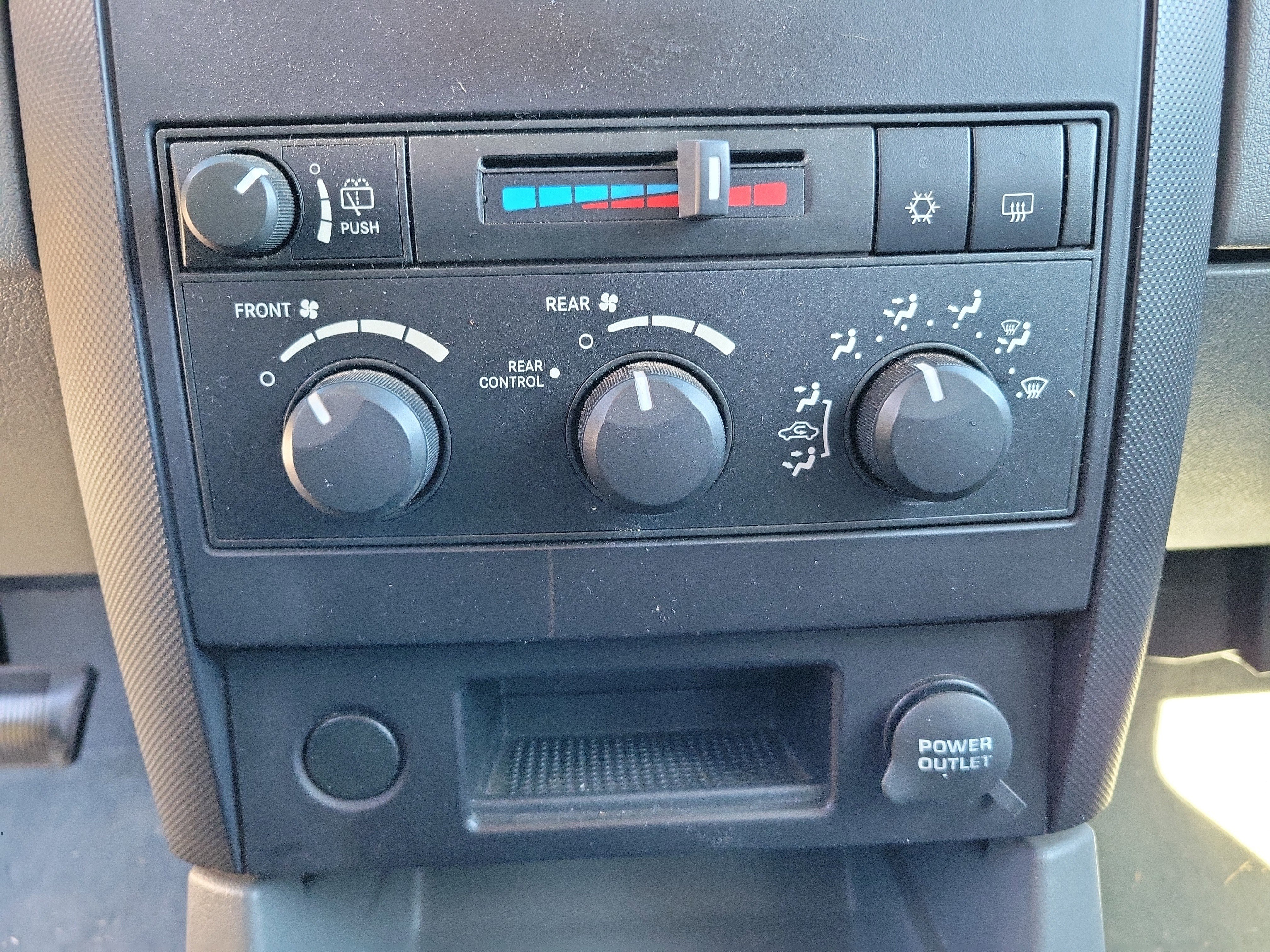 Used 2006 Dodge Durango SXT image 11