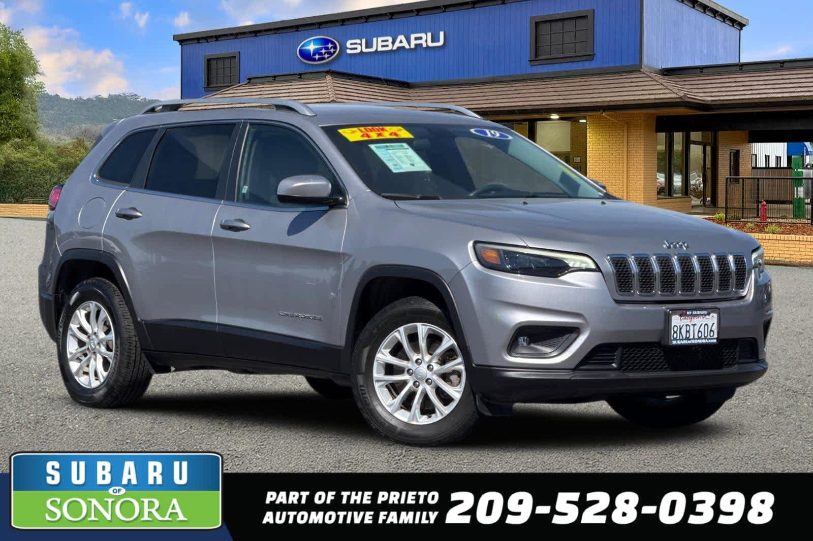 Used 2019 Jeep Cherokee Latitude w/ Popular Appearance Group