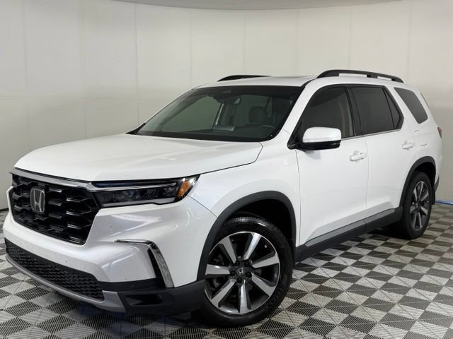 Used 2025 Honda Pilot Touring video 2