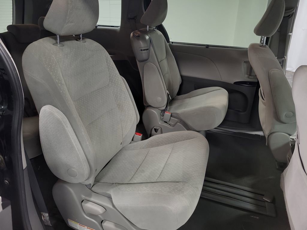 Used 2020 Toyota Sienna LE image 21
