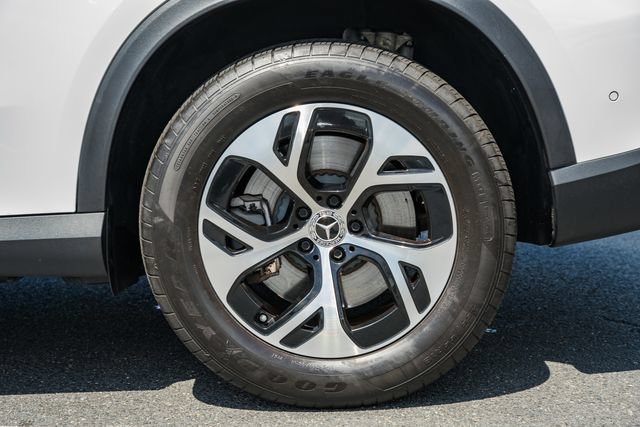 Used 2025 Mercedes-Benz GLC 350e 4MATIC image 18