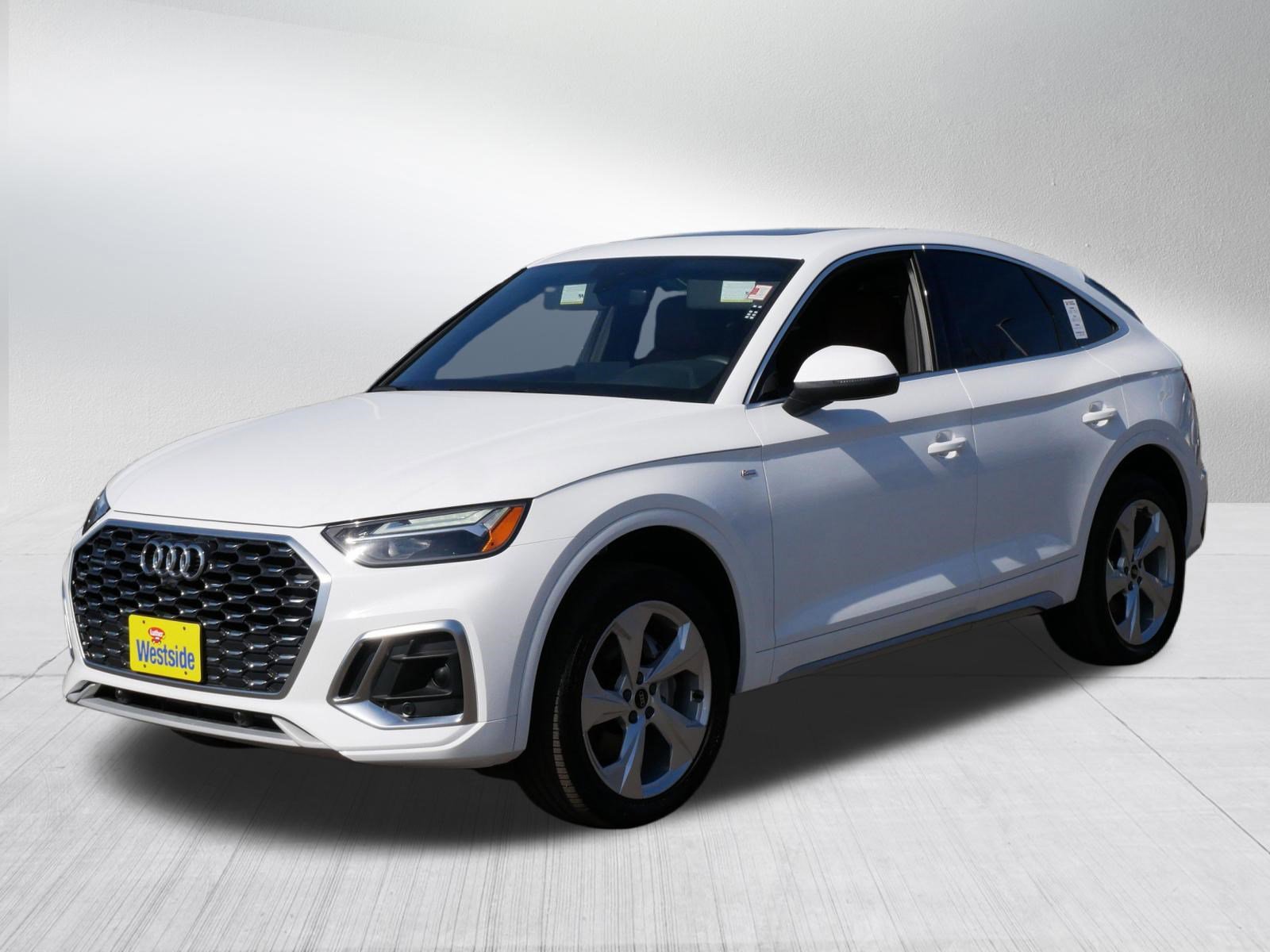 Used 2025 Audi Q5 2.0T Premium image 3