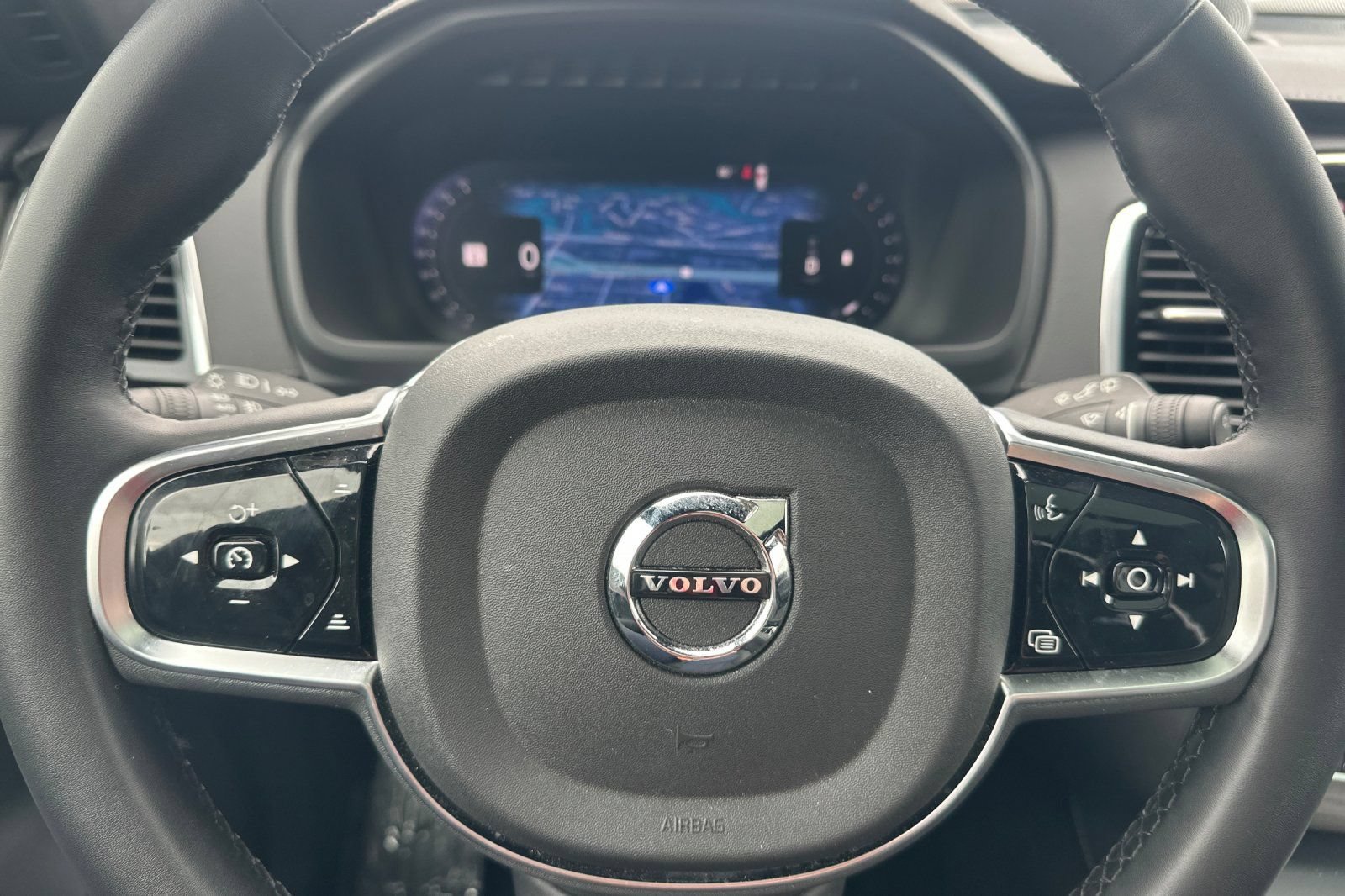 Used 2025 Volvo XC90 B6 Ultra w/ Lounge Package AWD/4WD image 26