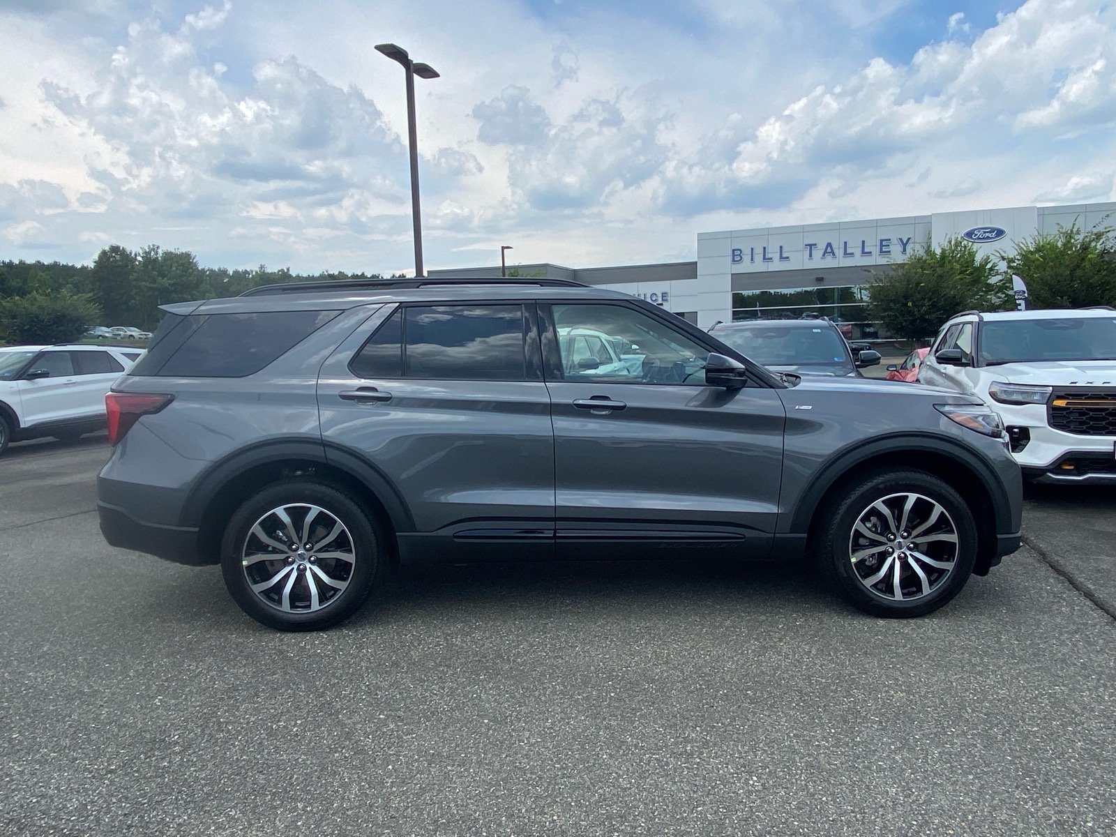 New 2026 Ford Explorer ST-Line AWD/4WD image 3