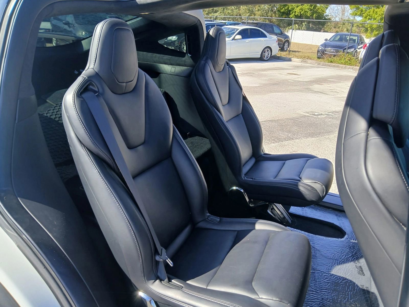 Used 2017 Tesla Model X 75D AWD/4WD image 16