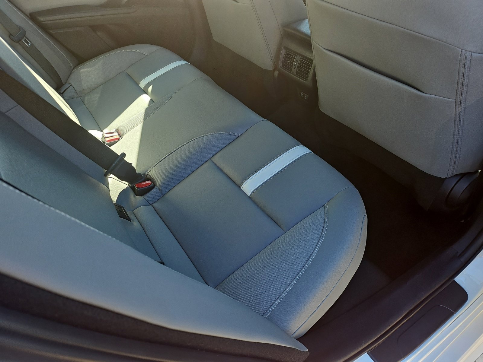 Used 2025 Toyota Camry SE FWD image 29