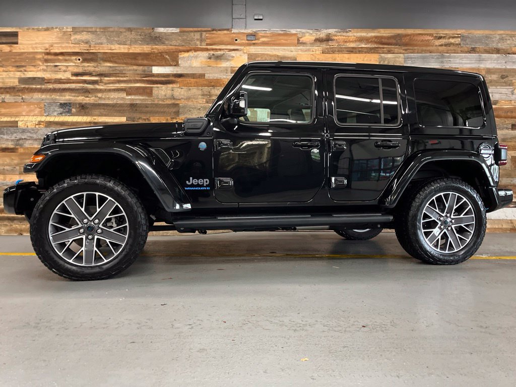 Used 2024 Jeep Wrangler High Altitude AWD/4WD image 20