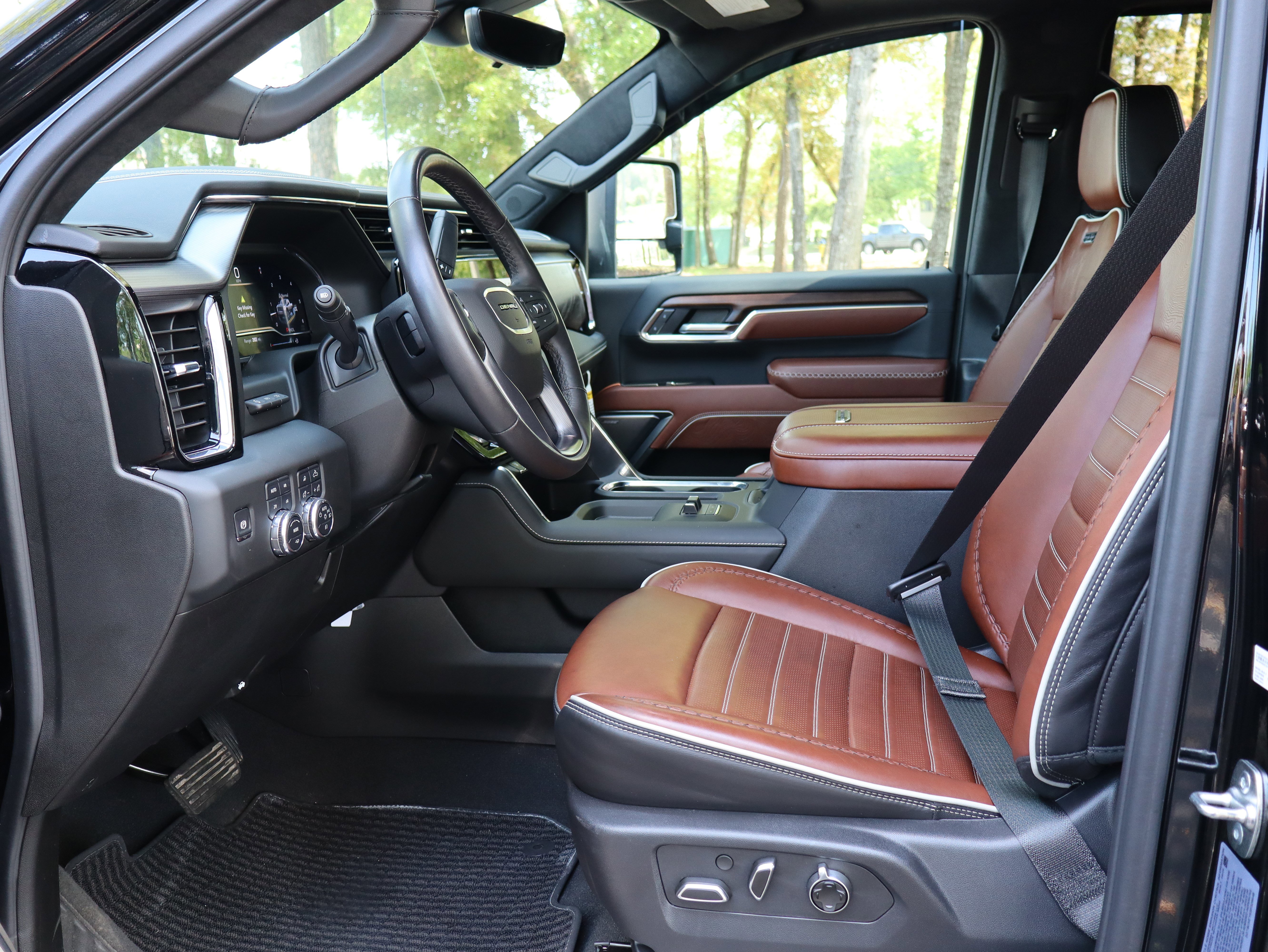 Used 2025 GMC Sierra 2500 Denali Ultimate image 22