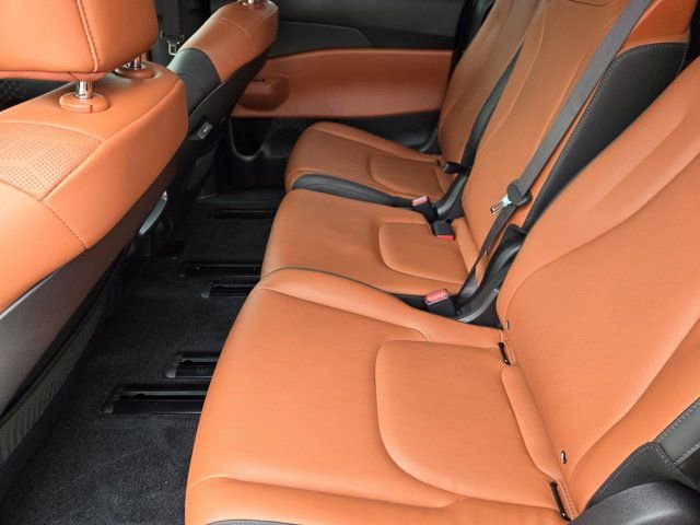 Certified 2026 Kia Carnival EX FWD image 28