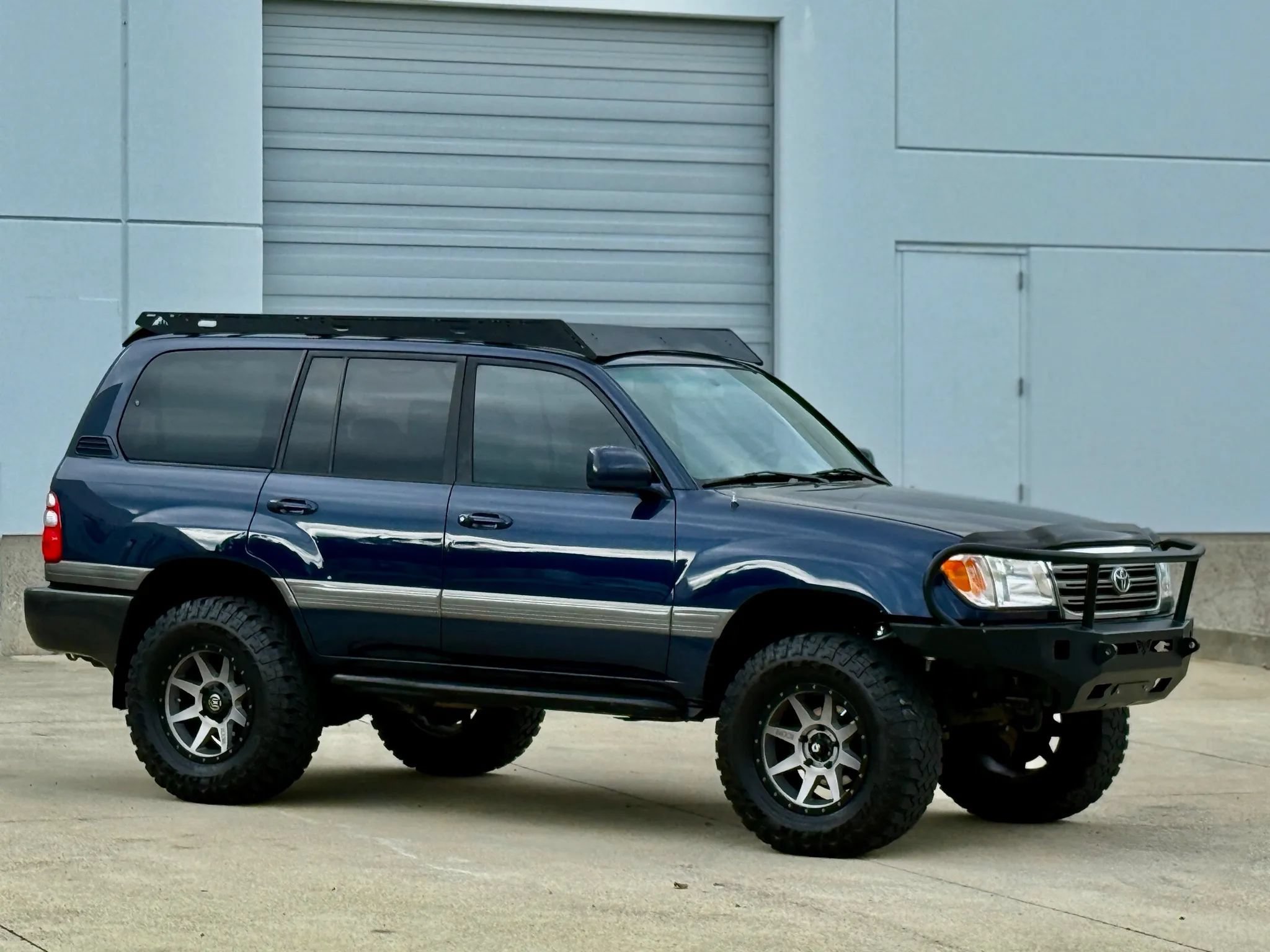 Used 2005 Toyota Land Cruiser w/ Convenience Pkg AWD/4WD image 17