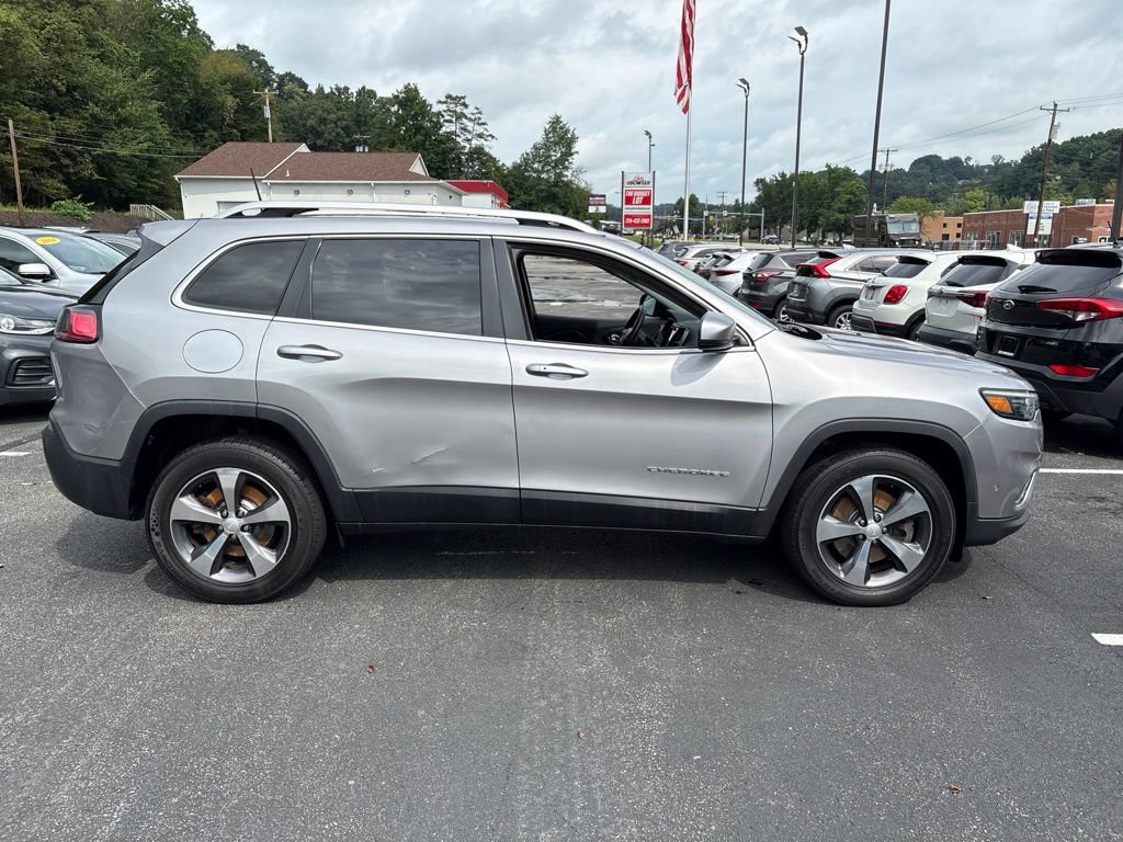 Used 2019 Jeep Cherokee Limited w/ Technology Group AWD/4WD image 6