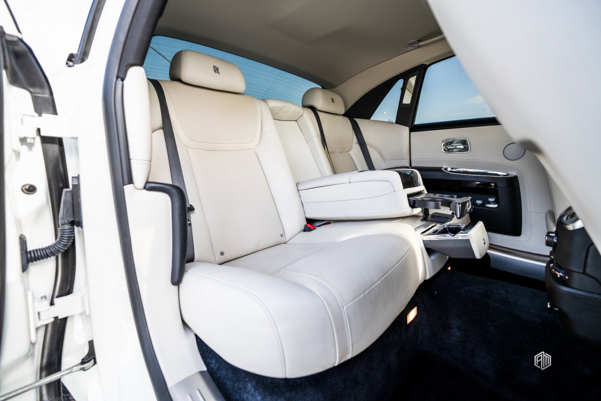 Used 2016 Rolls-Royce Ghost image 30