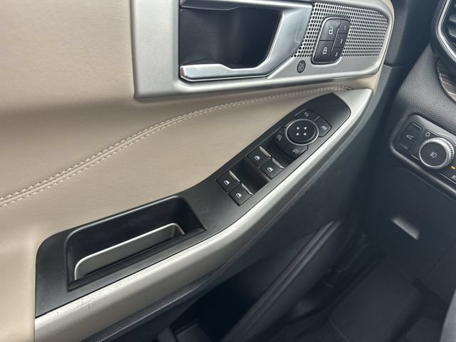 Used 2022 Ford Explorer Limited w/ Equipment Group 301A RWD image 14