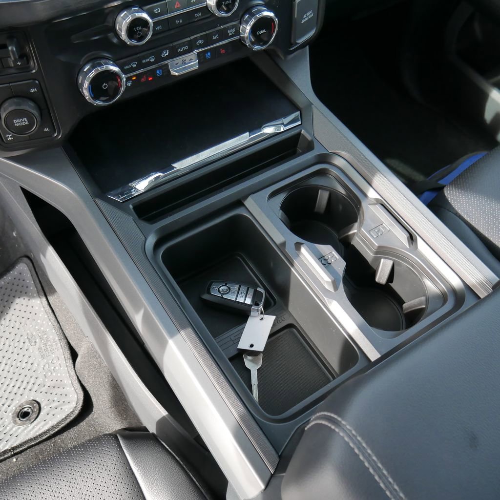 New 2026 Ford F250 Lariat w/ Black Appearance Package image 34