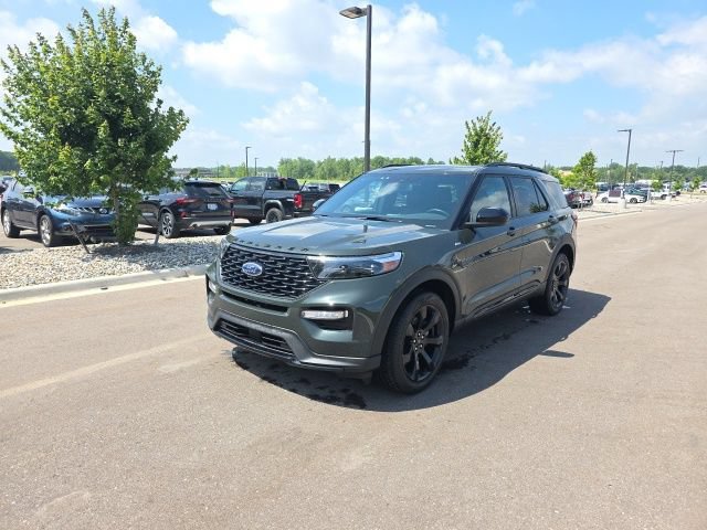Used 2023 Ford Explorer ST-Line w/ Class IV Trailer Tow Package AWD/4WD image 1
