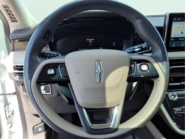Used 2022 Lincoln Corsair Grand Touring w/ Towing Package AWD/4WD image 17