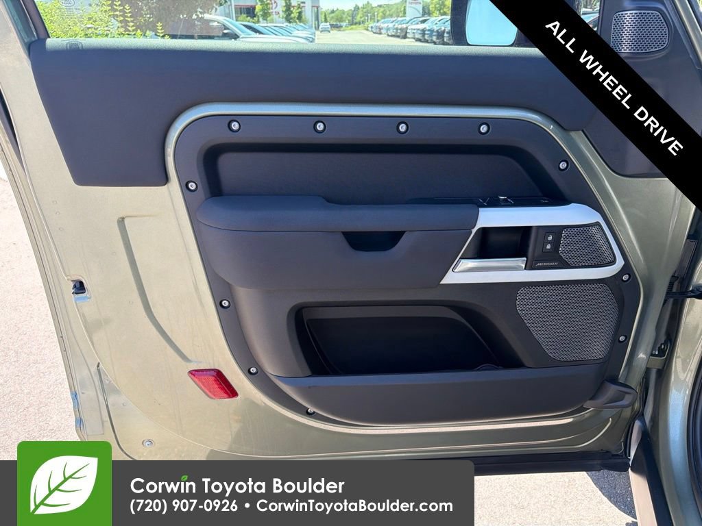 Used 2022 Land Rover Defender 90 S AWD/4WD image 17