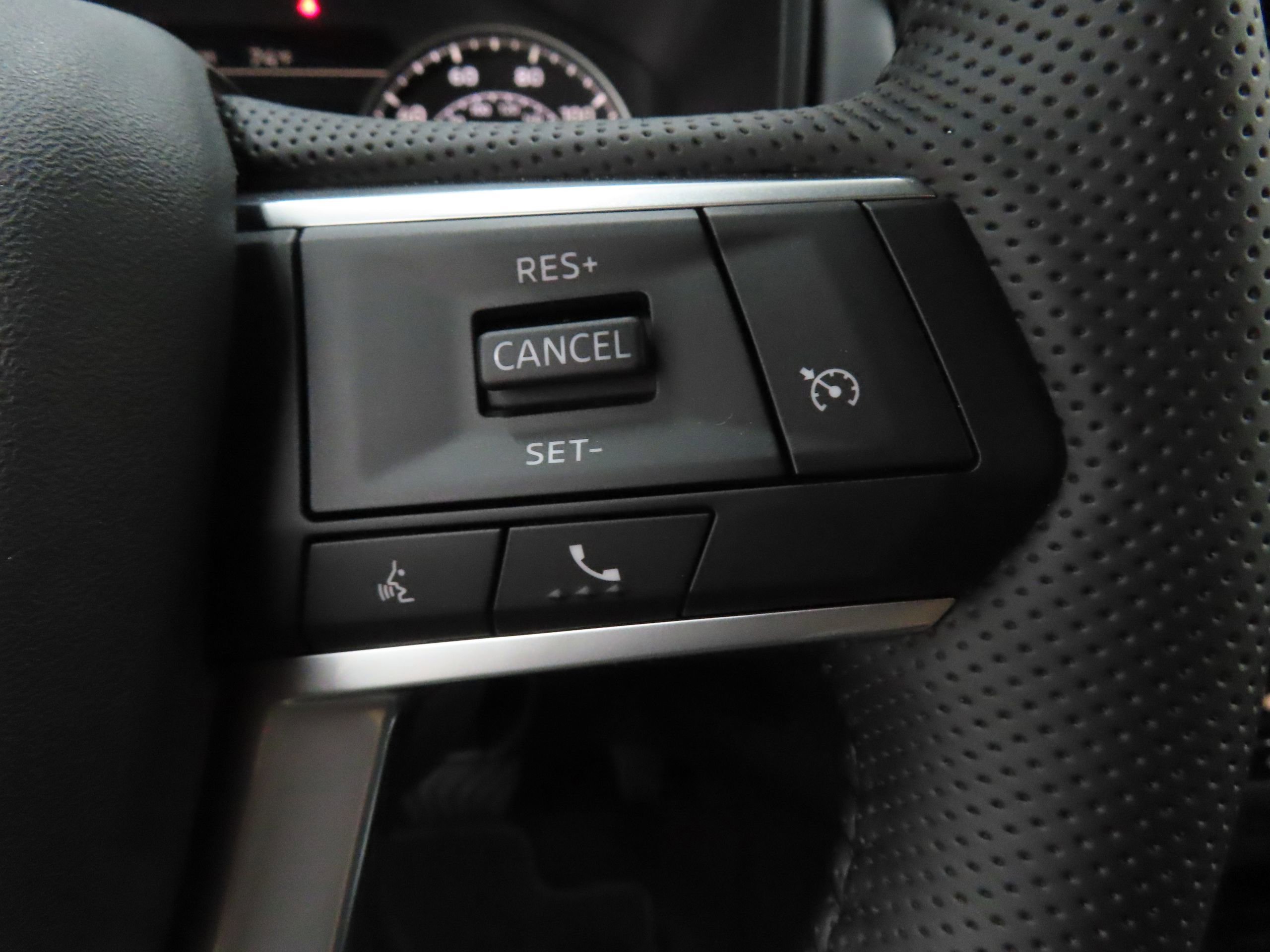 New 2026 Mitsubishi Outlander LE image 13