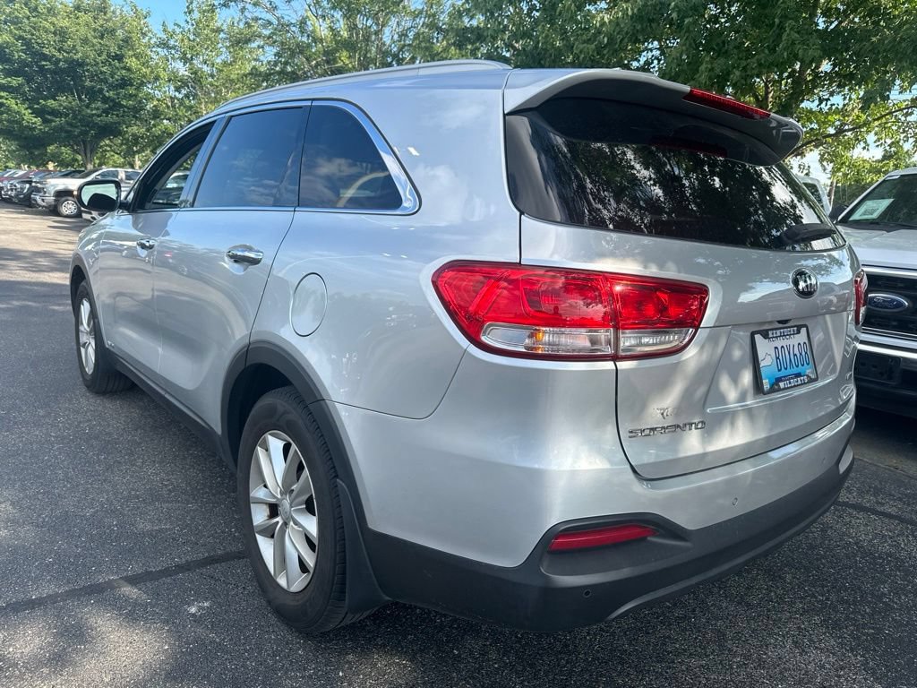 Used 2018 Kia Sorento AWD image 4