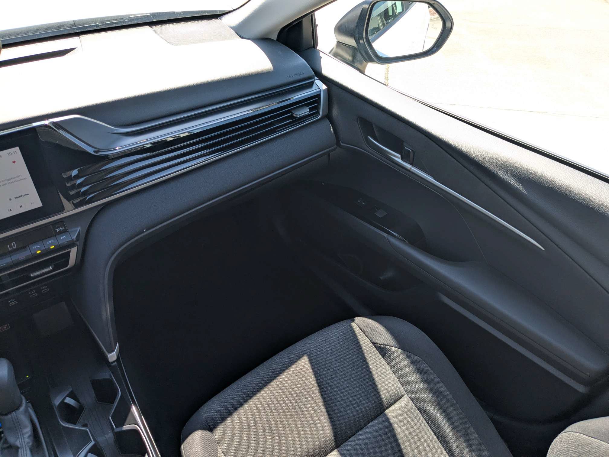 Used 2025 Toyota Camry LE FWD image 17
