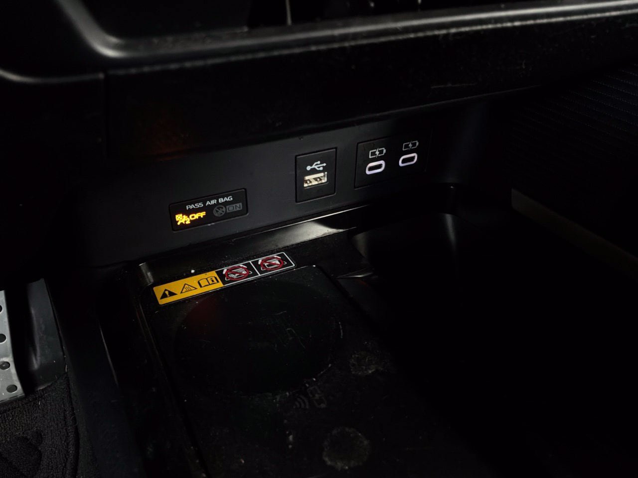 Used 2025 Toyota Camry SE w/ Convenience Package FWD image 26
