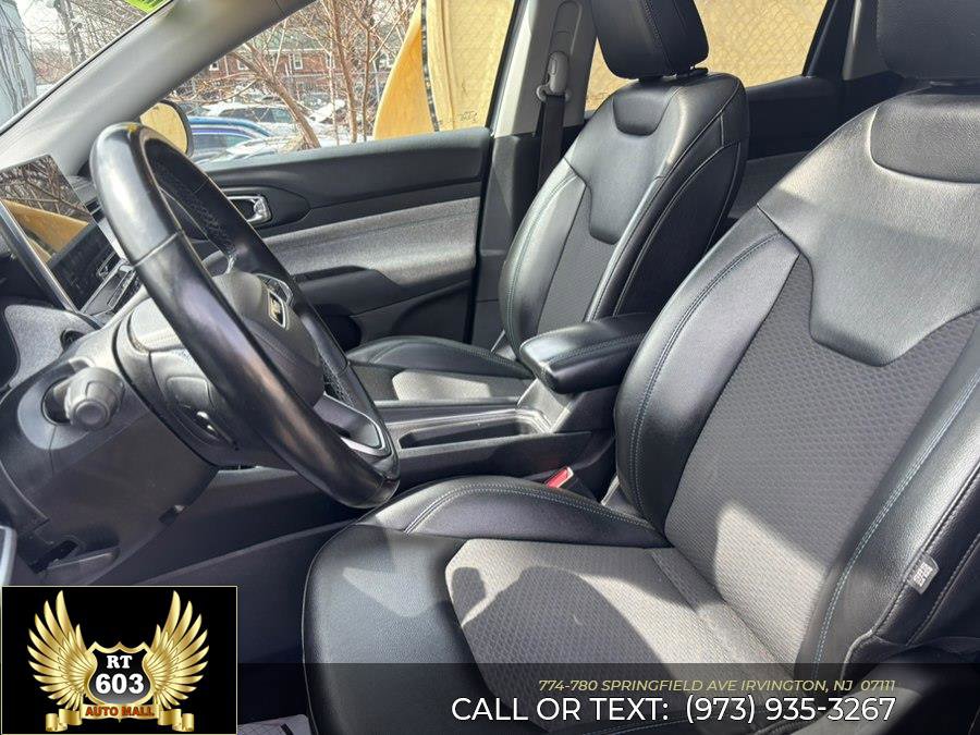 Used 2024 Jeep Compass Latitude image 15