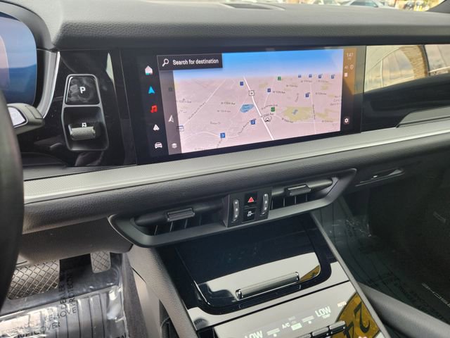 Used 2024 Porsche Cayenne image 26