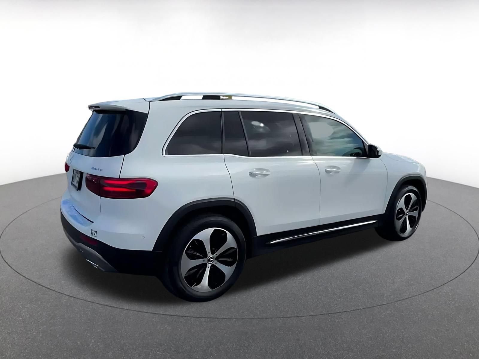 Used 2025 Mercedes-Benz GLB 250 4MATIC image 15