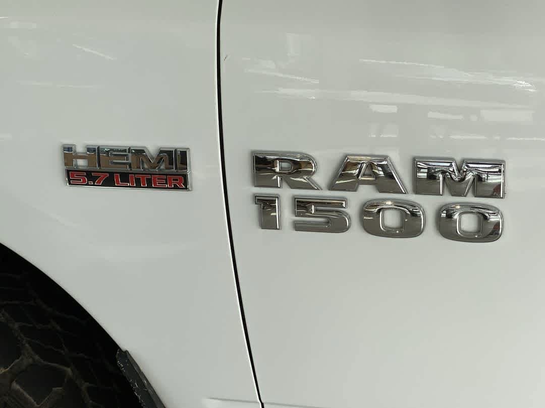 Used 2017 RAM 1500 ST w/ SXT Appearance Group AWD/4WD image 11