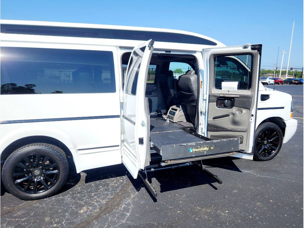 Used 2020 Chevrolet Express 2500 Extended w/ Enhanced Convenience Package RWD image 14