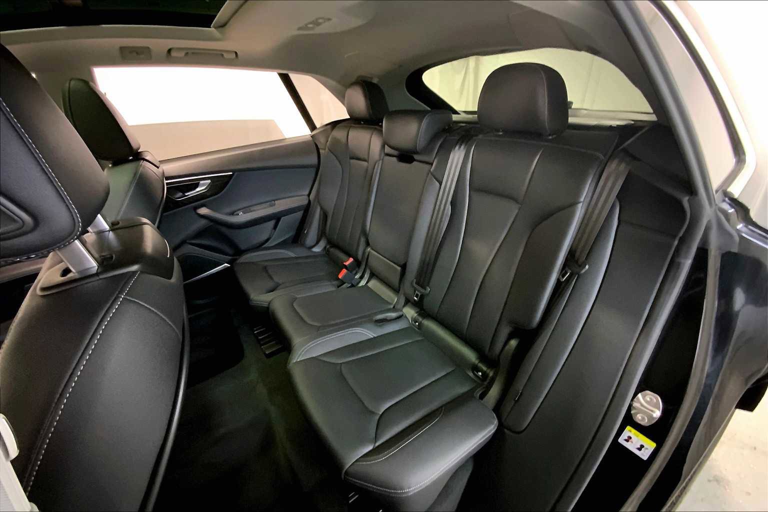 Used 2023 Audi Q8 Prestige image 20