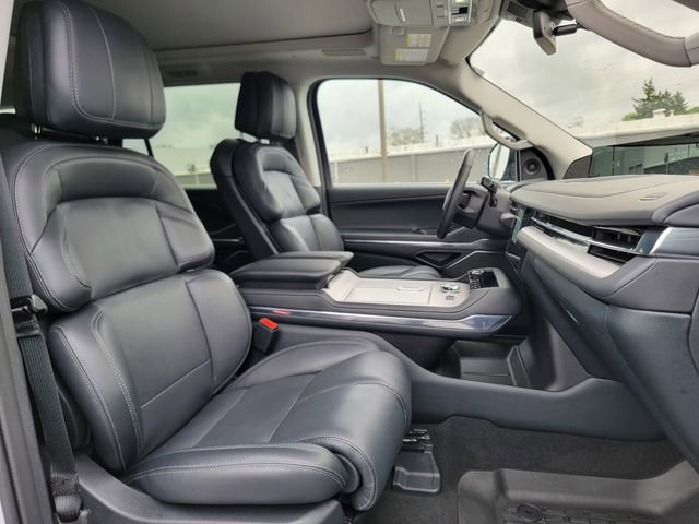 Certified 2025 Lincoln Navigator L Reserve AWD/4WD image 25