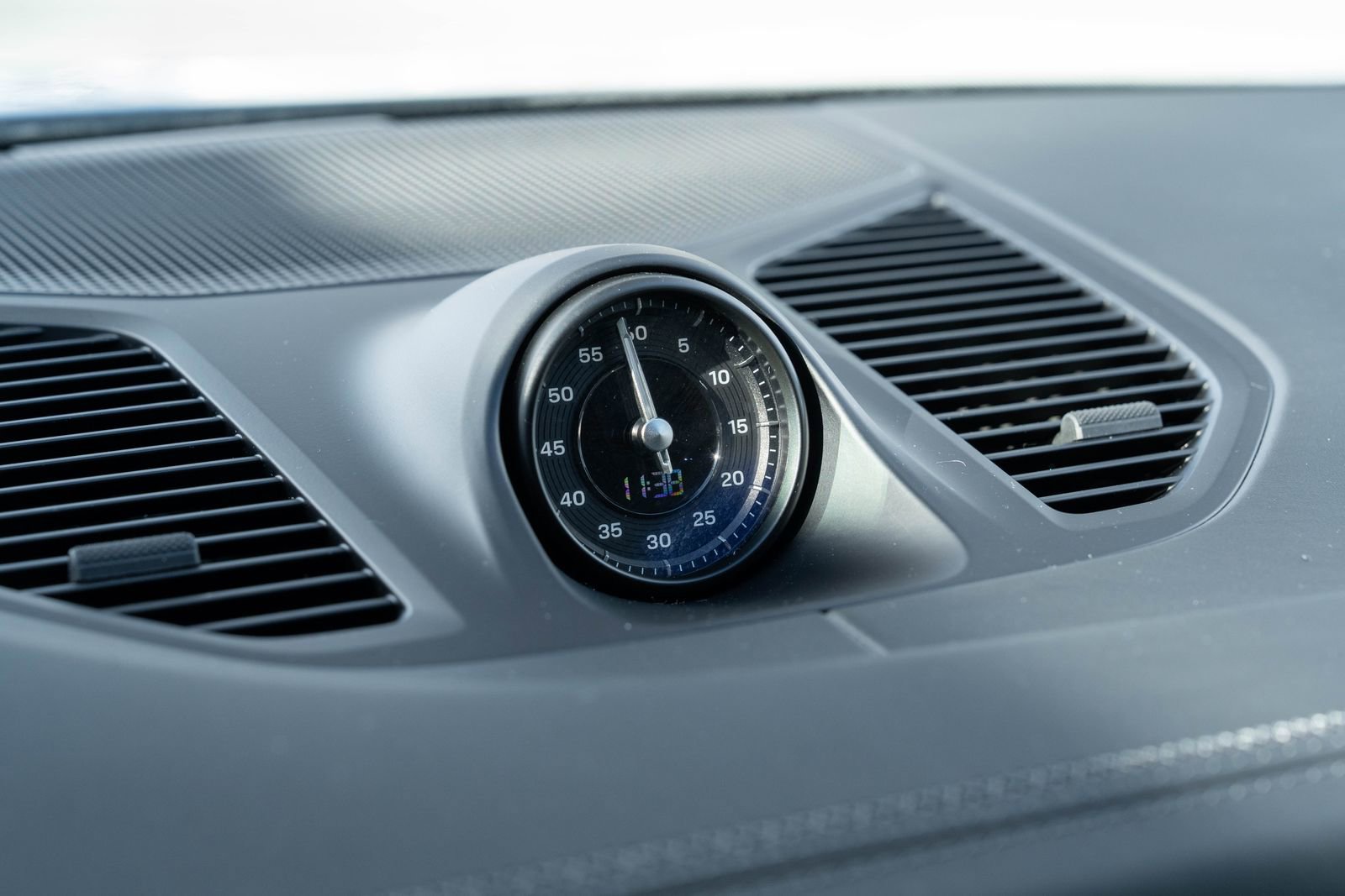 Certified 2025 Porsche Cayenne GTS image 28