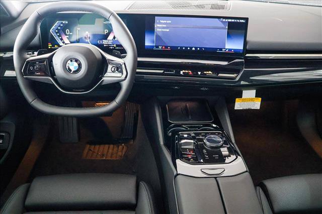 Certified 2025 BMW 530i xDrive AWD/4WD image 21