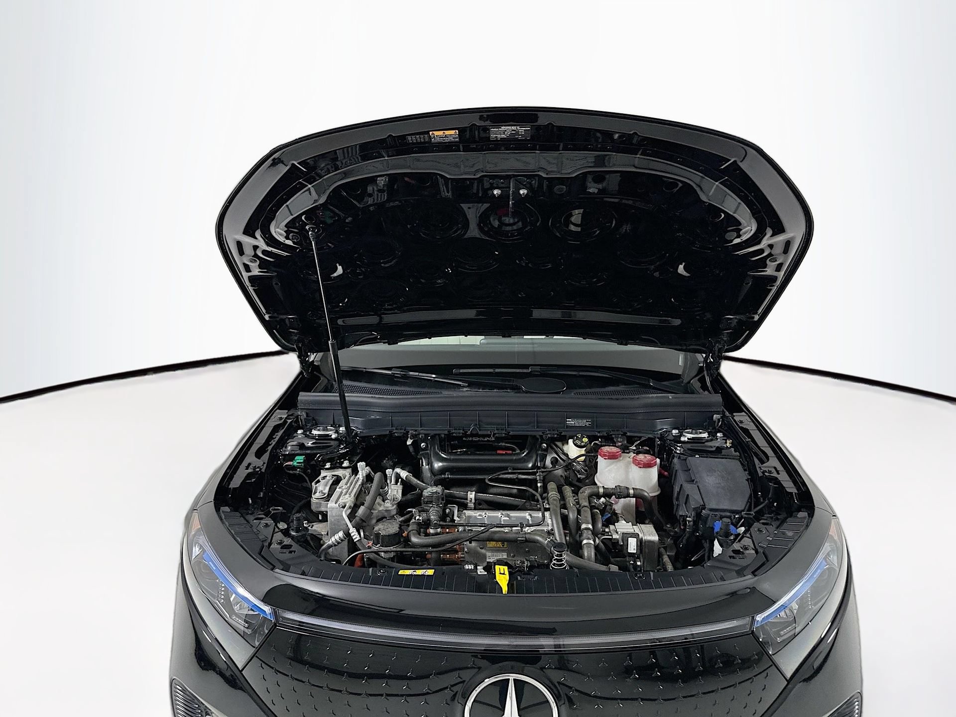 Used 2025 Mercedes-Benz EQB 250+ image 32