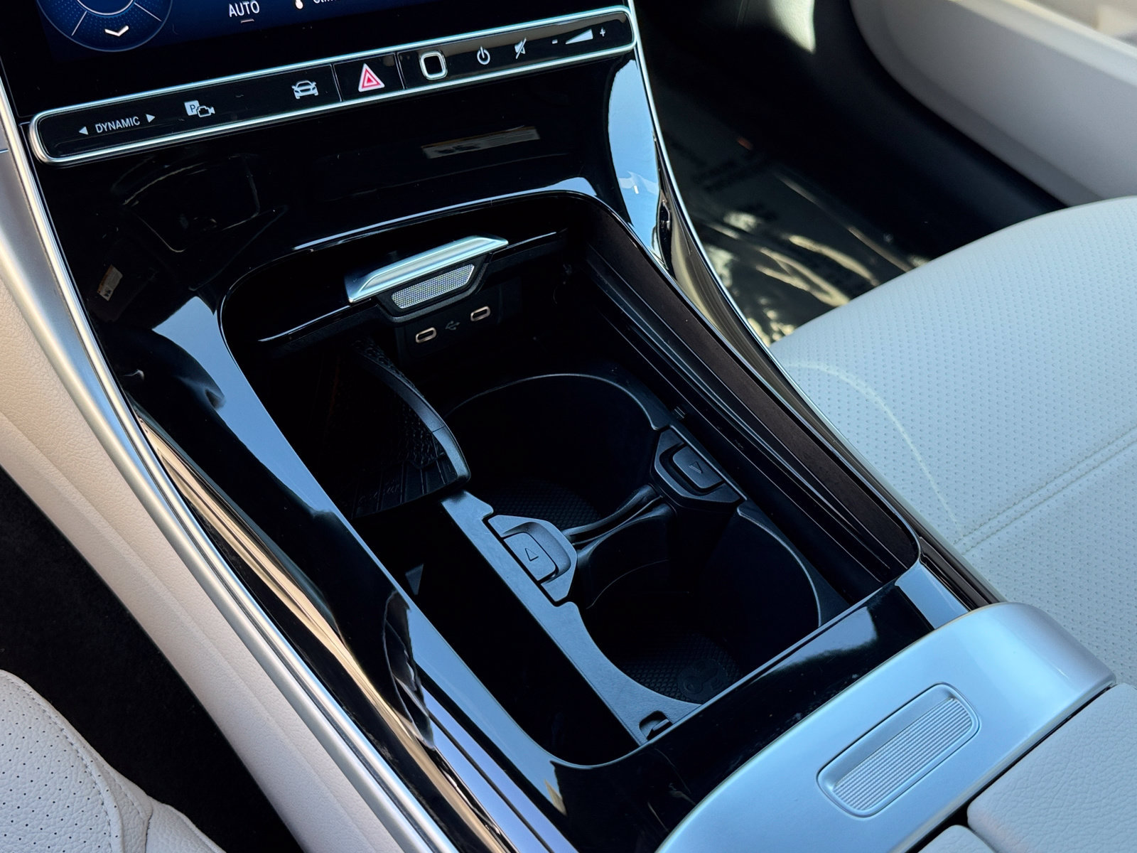 Used 2025 Mercedes-Benz C 300 Sedan image 21