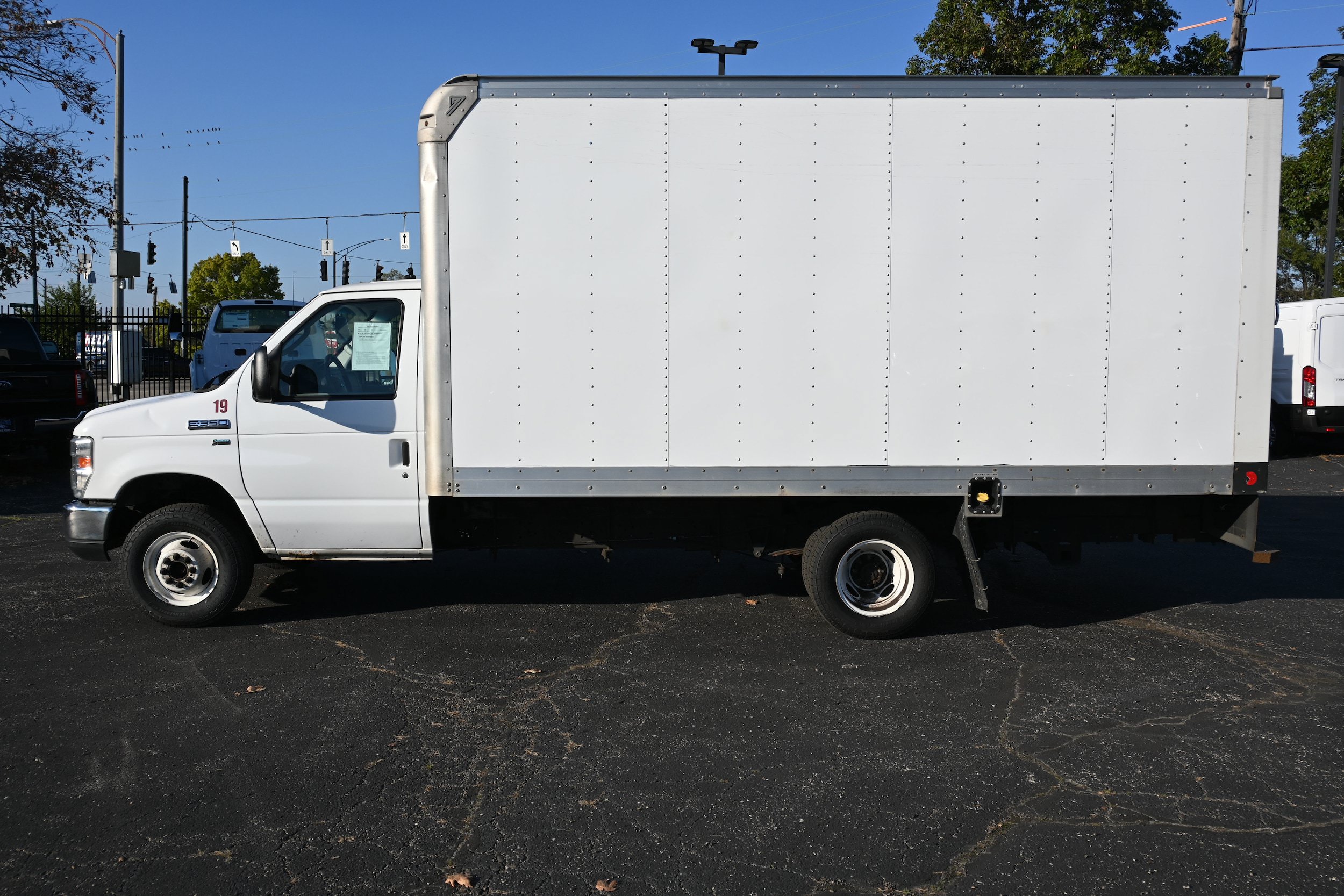 Used 2016 Ford E-350 and Econoline 350 Super Duty RWD image 2