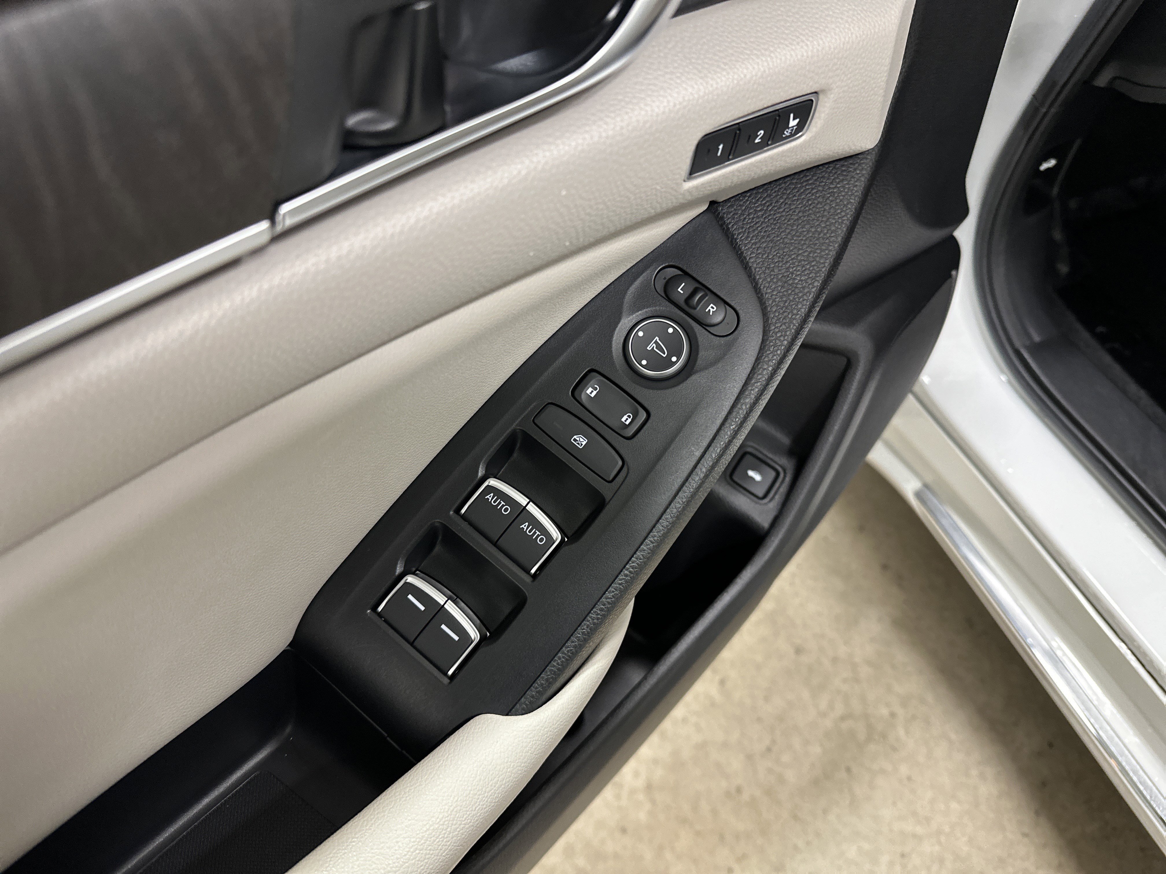 Used 2022 Honda Accord Touring image 15