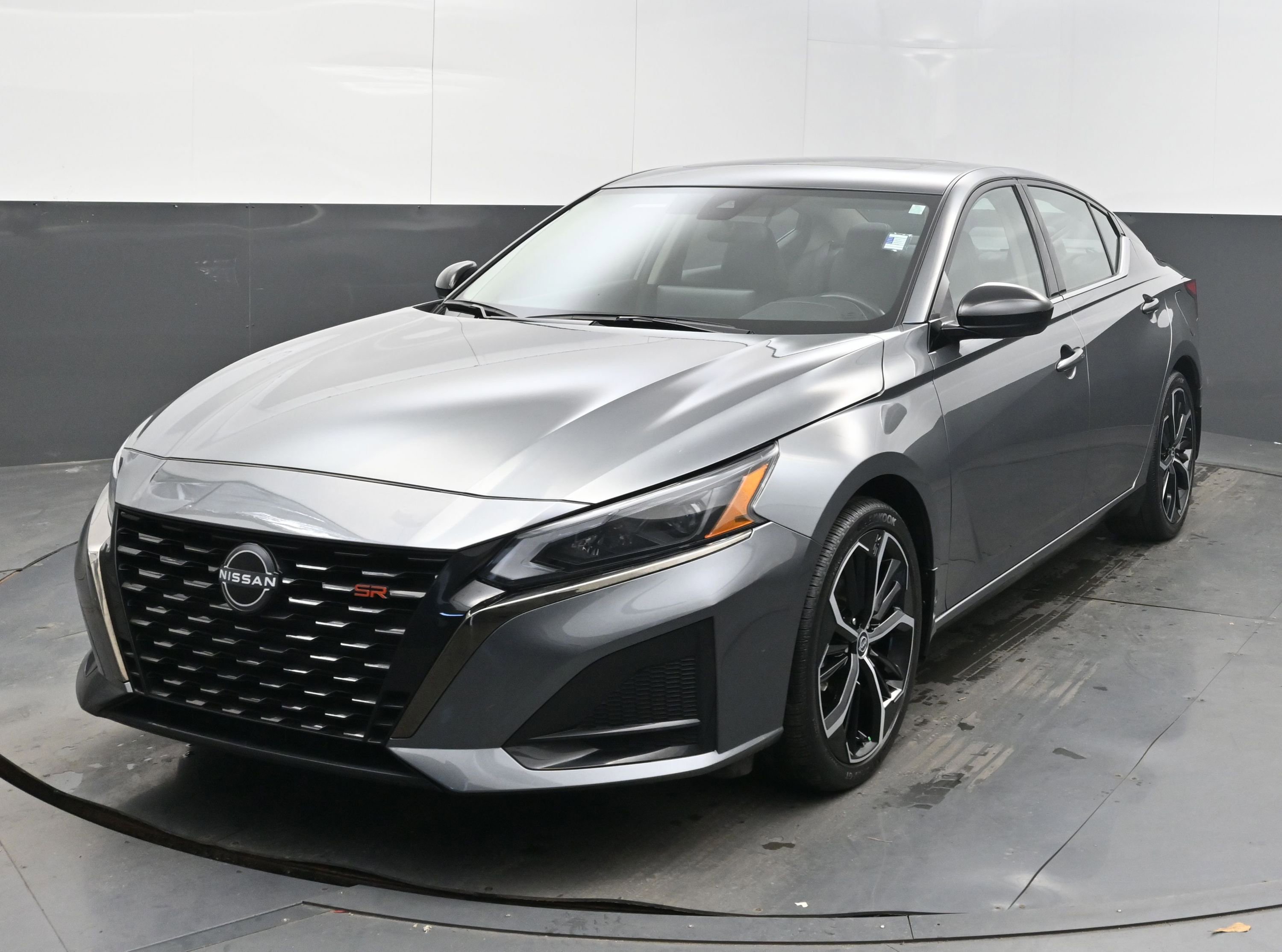 Certified 2023 Nissan Altima 2.5 SR w/ SR Premium Package image 3