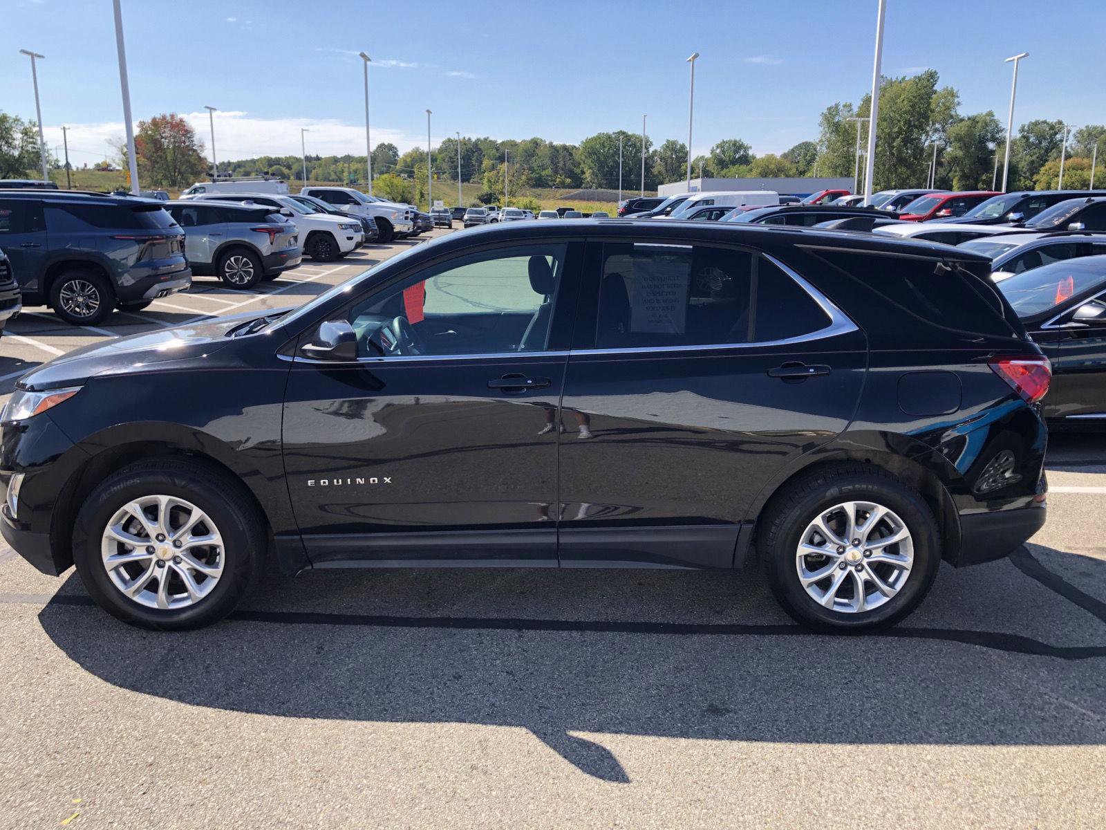 Used 2019 Chevrolet Equinox LT image 2