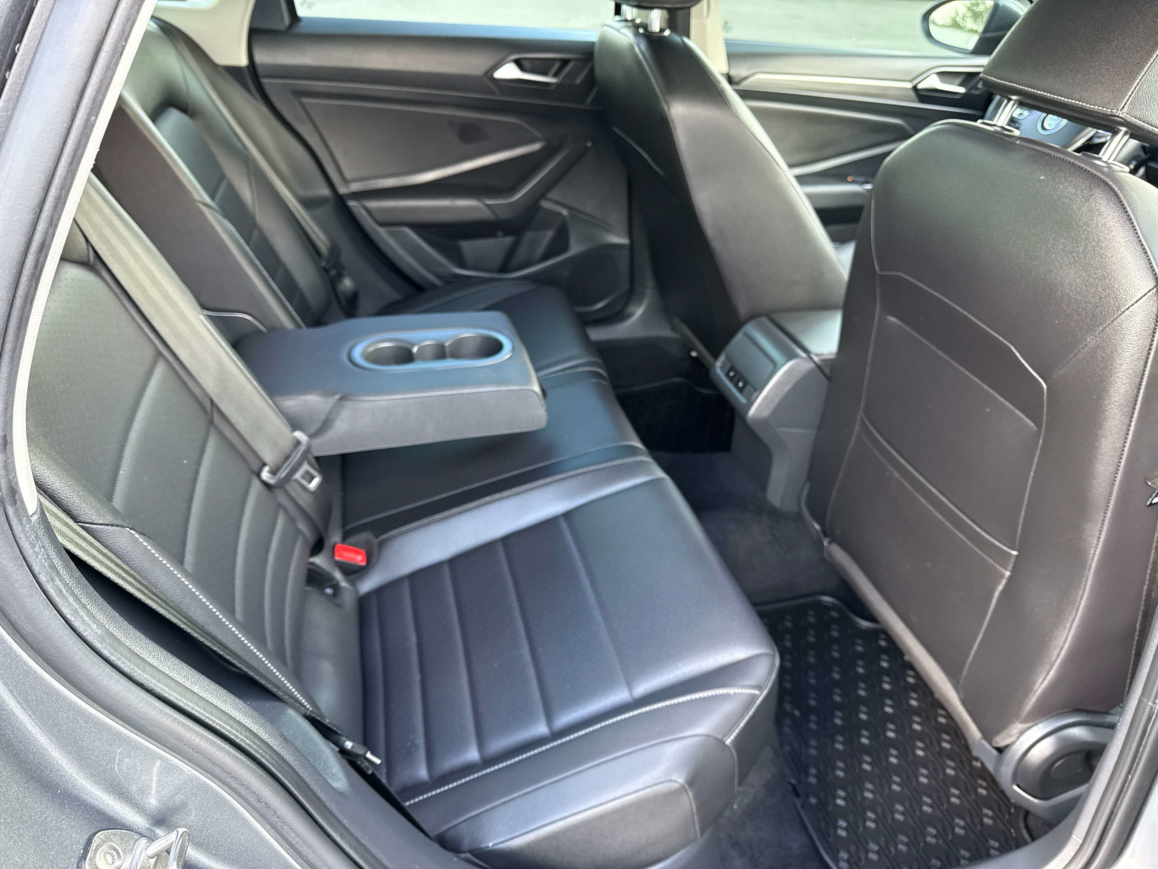 Used 2021 Volkswagen Jetta SEL FWD image 21