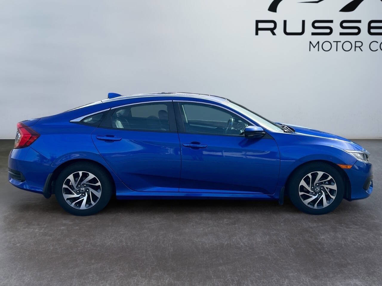 Used 2018 Honda Civic EX image 6