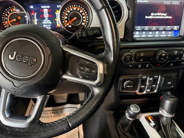 Used 2020 Jeep Wrangler Unlimited Sahara w/ Uconnect 4C Nav & Sound Group AWD/4WD image 17